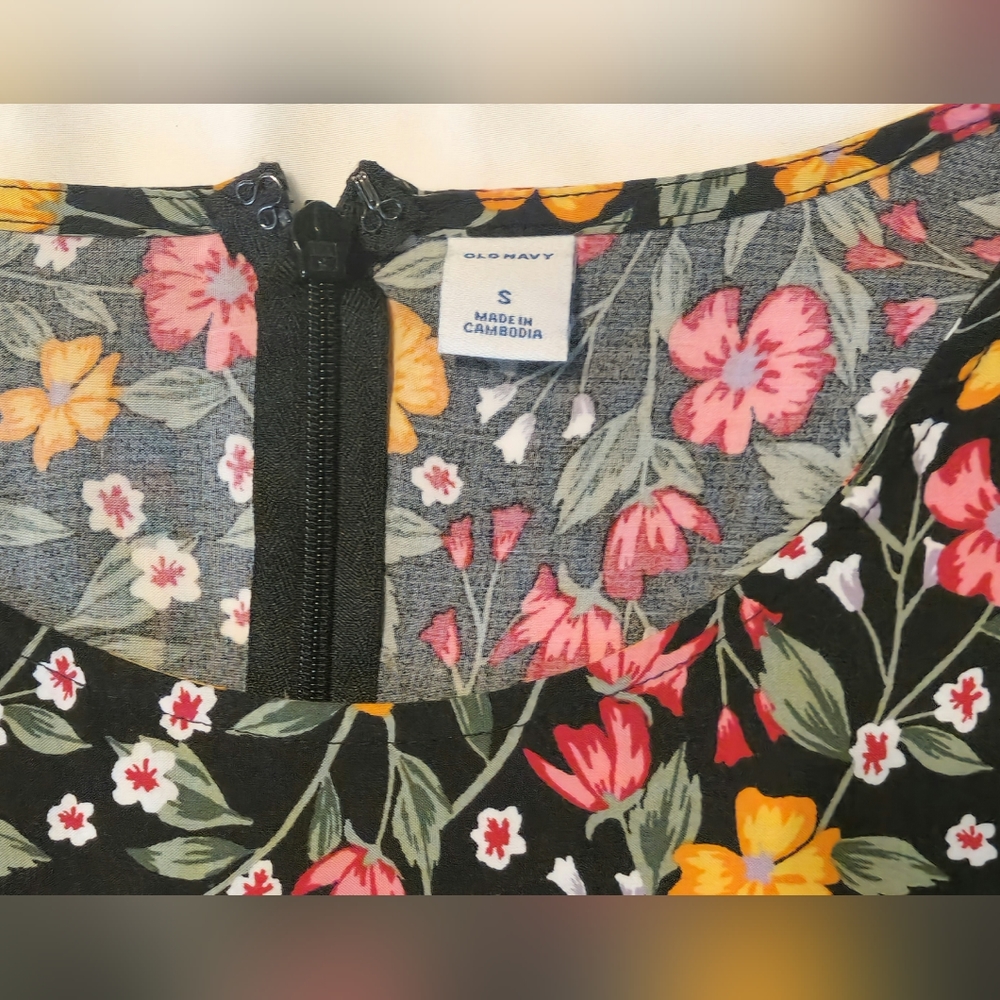 Old Navy Women's Fit and Flare Long Sleeve Crew Neck Dress Black Floral Size S - Picture 4 of 7